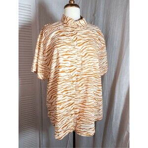 Ava & Viv Blouse Size  XXXL Women’s Animal Print Button-Down Lightweight Top